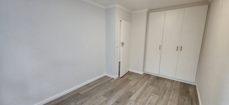 To Let 4 Bedroom Property for Rent in Bloubergrant Western Cape